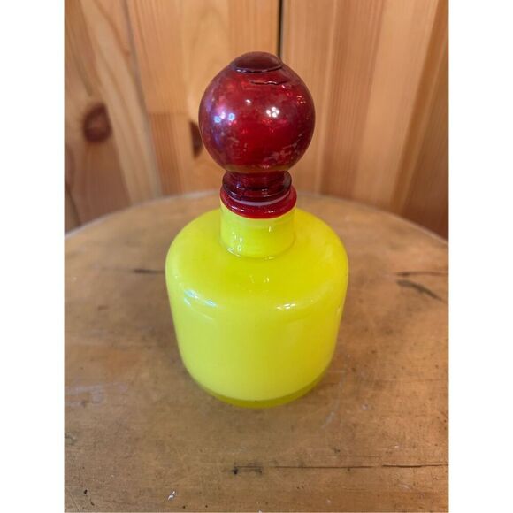 Vintage 80s Art Glass Yellow Vase with Red Top (8556) - Picture 2 of 8